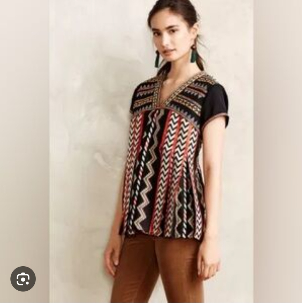 Anthropologie Ranna Gill Embroidered Black V-Neck Blouse Size 0